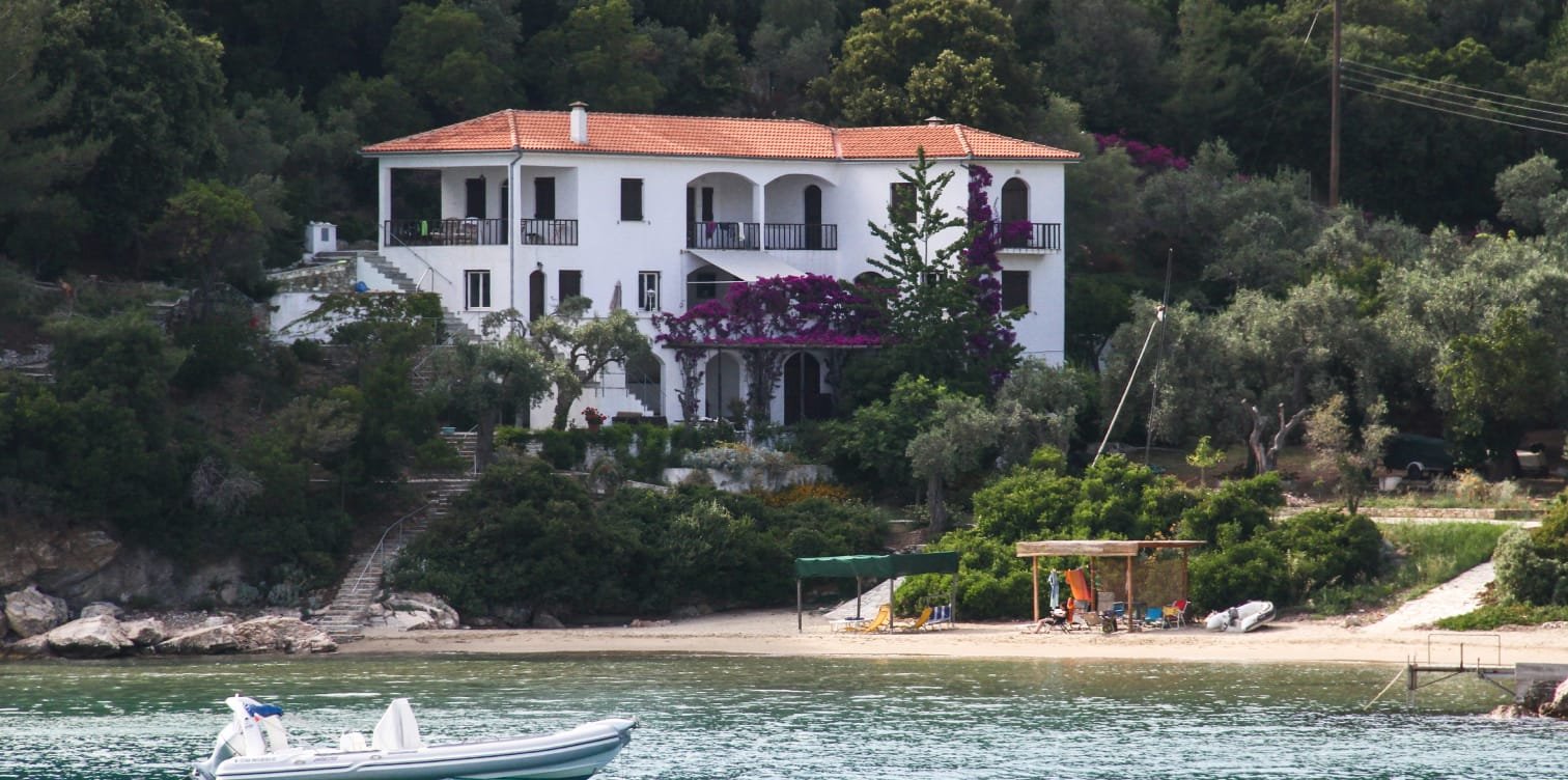 Vacation house image